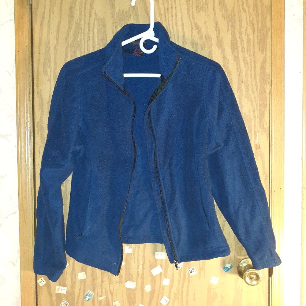 A THICK POLYESTER ZIP UP